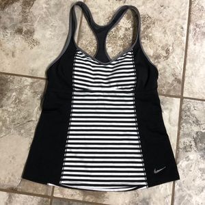🚴‍♀️🤽🏾‍♀️Nike Swim/Athletic Top 🏊🏻‍♀️🧘🏿